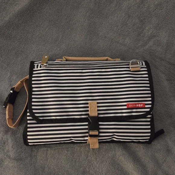 Skip Hop Change Pad + Gift - Picture 1 of 4